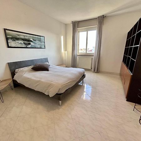 Lmhouse Apartment Arma di Taggia Bagian luar foto