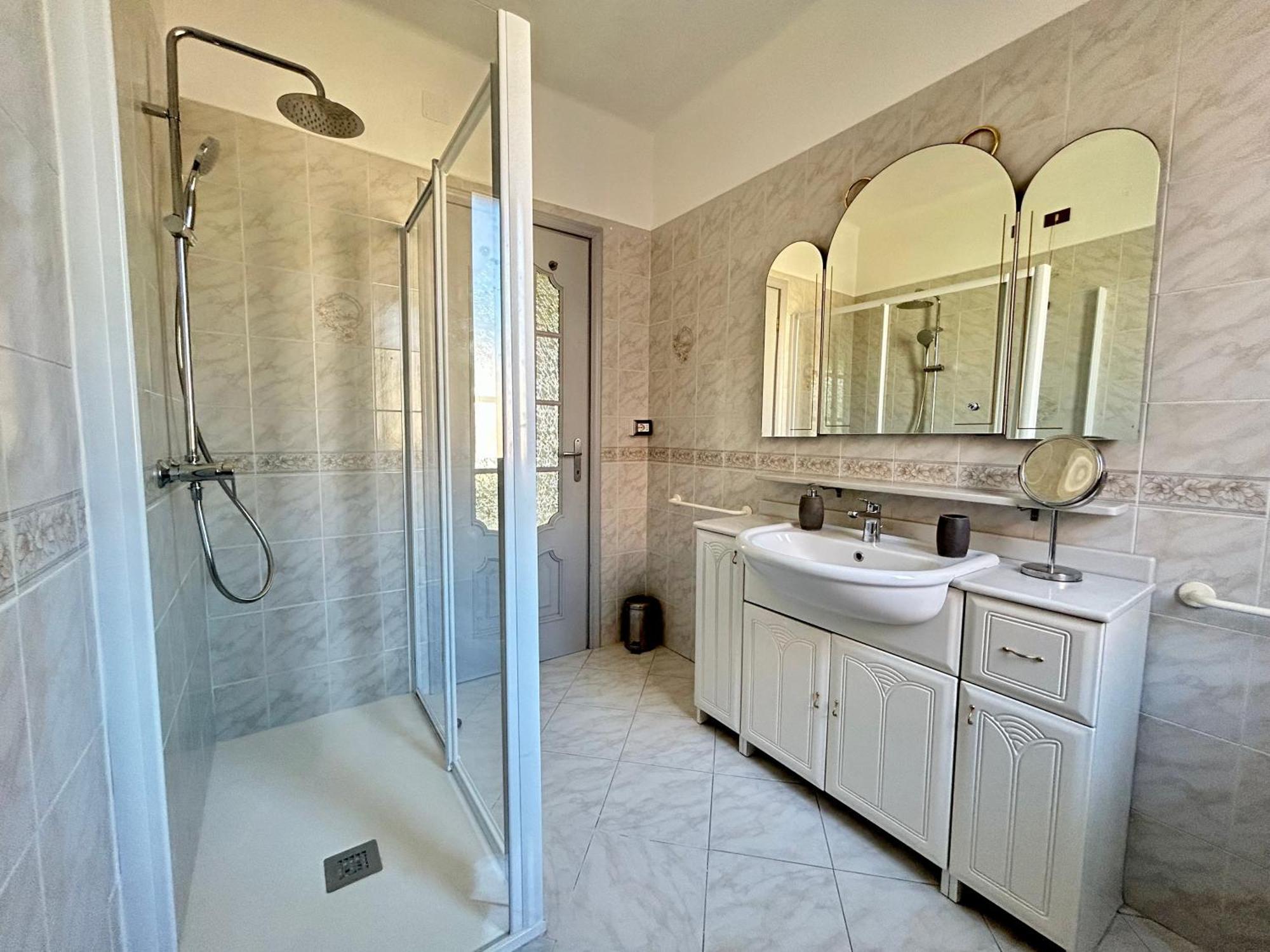 Lmhouse Apartment Arma di Taggia Bagian luar foto